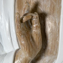 Figura Buda Meditando Resina Blanco y Madera 34cm | Estilo Zen